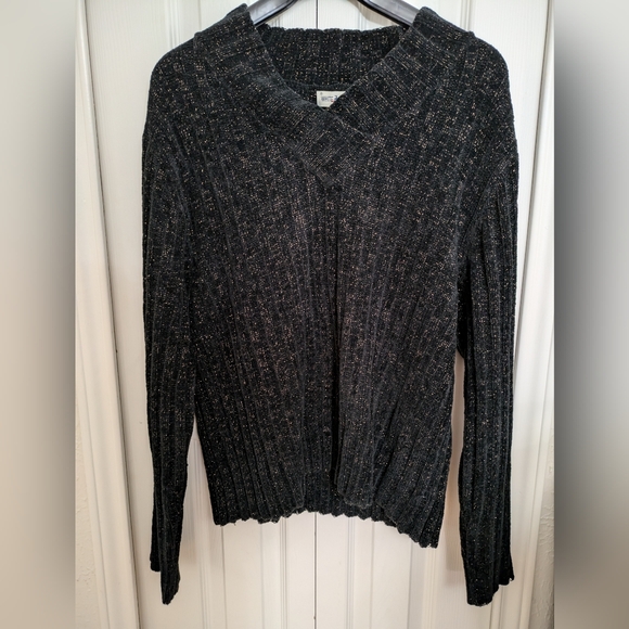 Black Chenille V-neck Shimmer Sweater - Picture 5 of 9